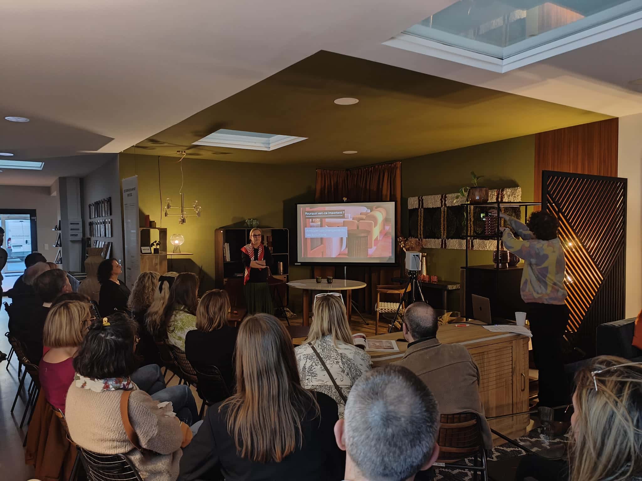 Picture of a chest-drawer